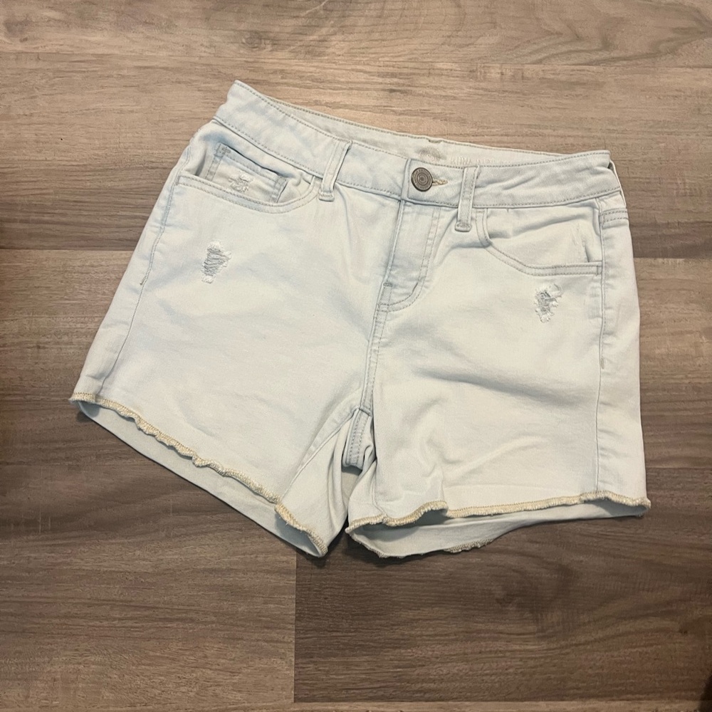 SO Light Wash Denim Shorts, EUC, Size 3 Juniors